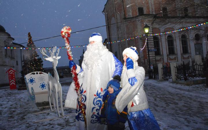Фото на память с Дедом Морозом и Снегурочкой