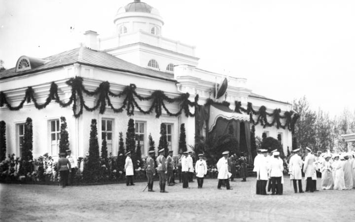Встреча Николая II на Ботике. Фото из РГАКФД.