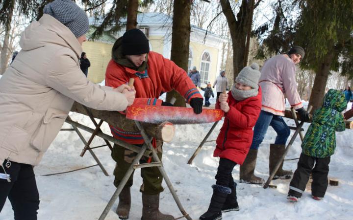 "Две ручки, во все брюхо зубки"